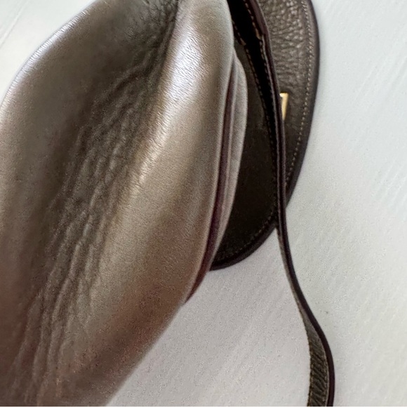 Handmade authentic leather crossbody bag with hand beaded detail - Picture 10 of 12